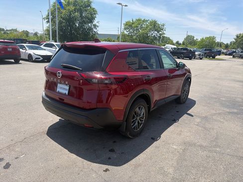 Used 2021 Nissan Rogue S FWD image 3
