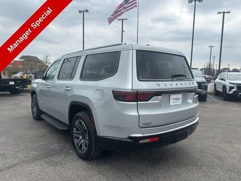 Used 2024 Jeep Wagoneer Series II w/ Flexible Seating Group AWD/4WD image 5
