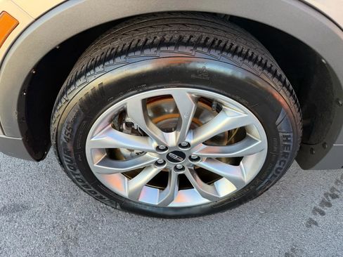 Used 2018 Lincoln MKC Select w/ Select Plus Package FWD image 17