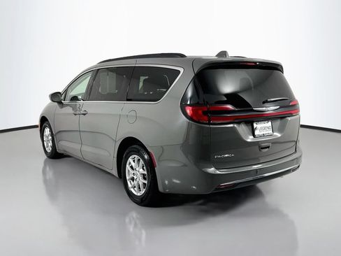 Used 2022 Chrysler Pacifica Touring-L FWD image 7