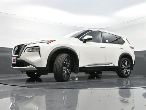 Used 2022 Nissan Rogue Platinum w/ Head-Up Display Package image 30