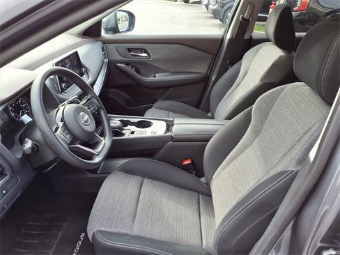 Used 2023 Nissan Rogue SV image 14