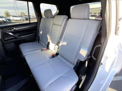 Used 2023 Lexus GX 460 image 20