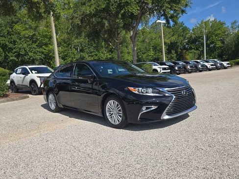 Used 2017 Lexus ES 350 w/ Premium Package FWD image 2