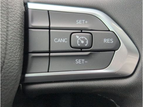 New 2026 Jeep Compass Latitude image 23