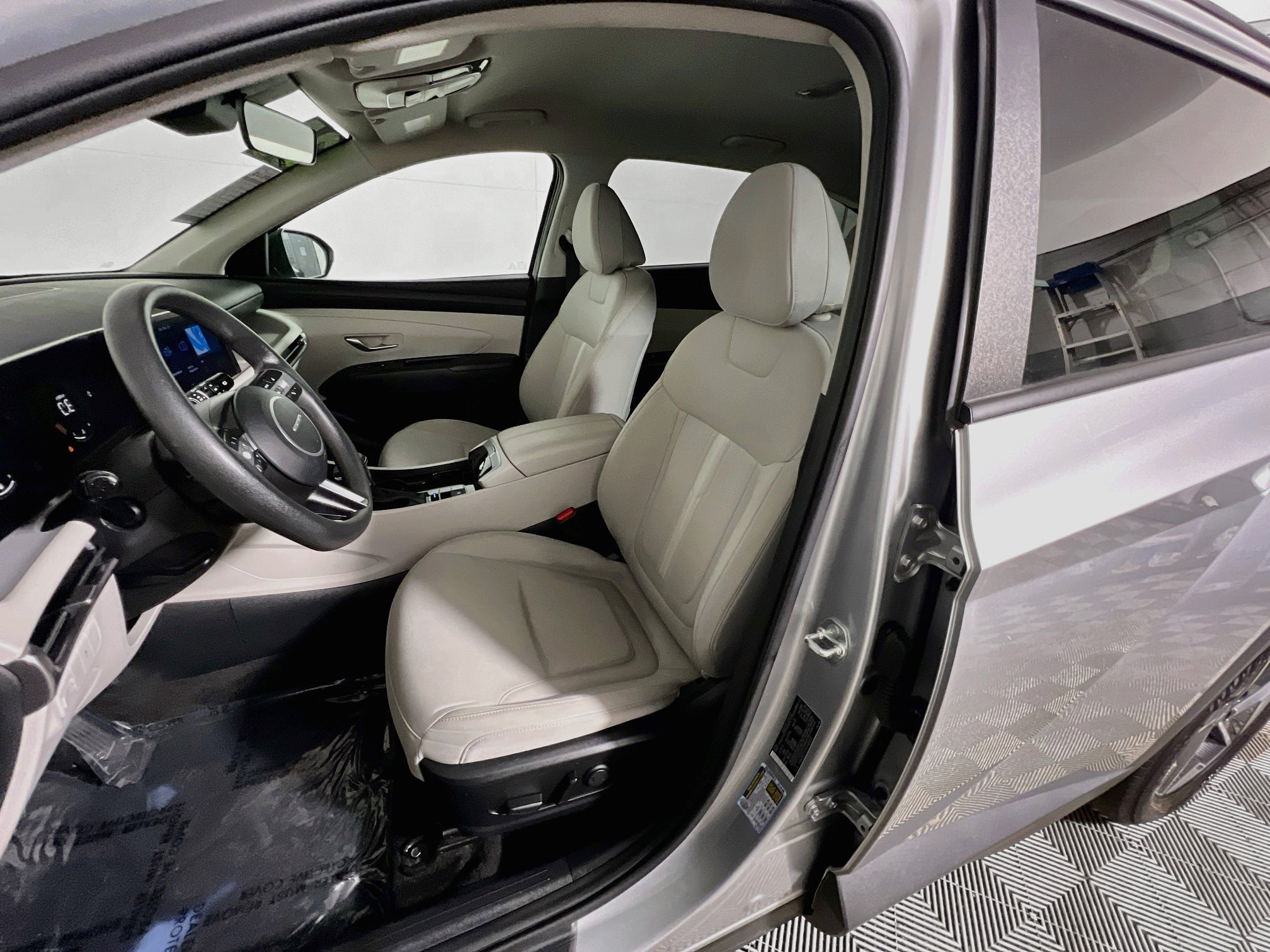 Used 2025 Hyundai Tucson SEL FWD image 15