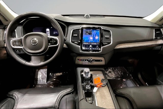 Certified 2024 Volvo XC90 T8 Ultimate w/ Lounge Package AWD/4WD image 19