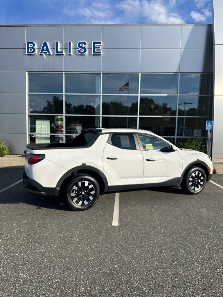 Used 2025 Hyundai Santa Cruz SEL FWD image 3