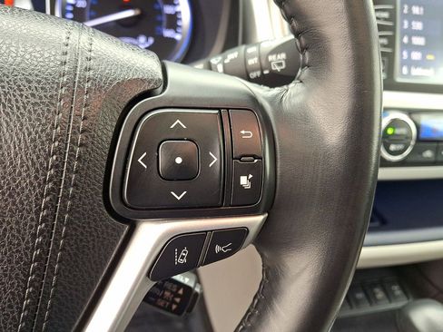 Certified 2018 Toyota Highlander Limited image 18