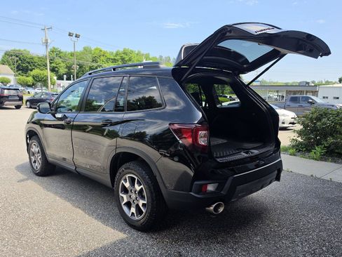 Used 2023 Honda Passport TrailSport image 9