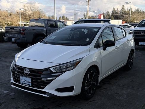 New 2025 Nissan Versa SR w/ Trunk Package image 4