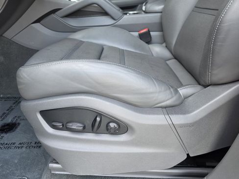 Certified 2023 Porsche Cayenne Platinum Edition AWD/4WD image 18