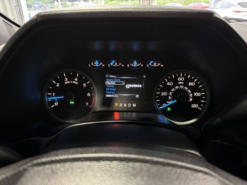 Used 2017 Ford F150 XLT w/ Equipment Group 302A Luxury AWD/4WD image 19