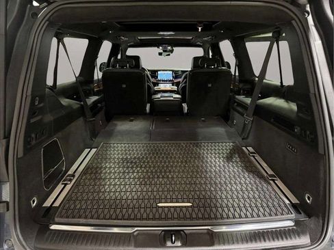 Used 2024 Jeep Grand Wagoneer L Series III image 32