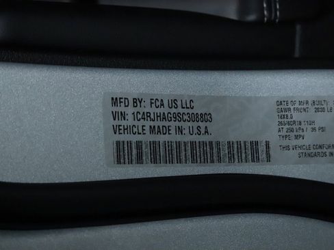 Used 2025 Jeep Grand Cherokee Laredo X image 21