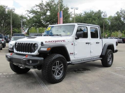 Certified 2024 Jeep Gladiator Mojave w/ Technology Group image 3