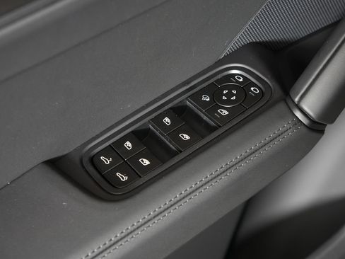 New 2026 Porsche Cayenne GTS AWD/4WD image 17