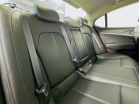 Used 2025 Genesis G70 2.5T image 26