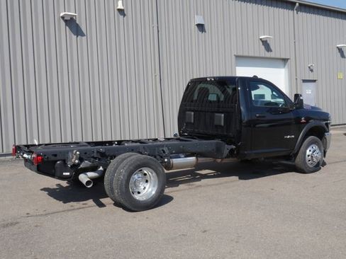New 2026 RAM 3500 Big Horn AWD/4WD image 9
