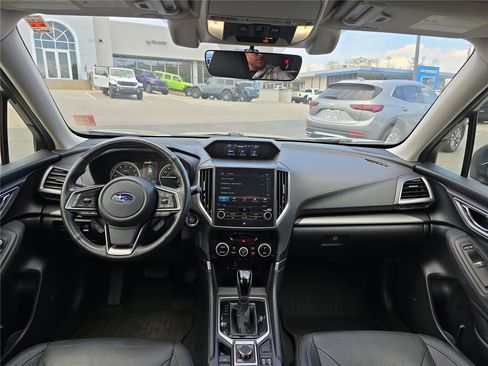Used 2020 Subaru Forester Limited image 18