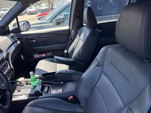 Used 2022 Honda Pilot Black Edition image 16