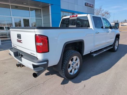 Used 2019 GMC Sierra 2500 Denali w/ Duramax Plus Package image 8