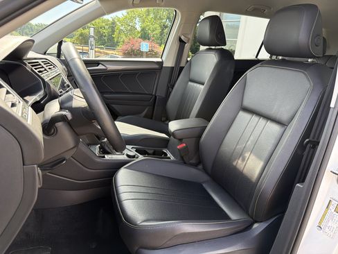 Certified 2024 Volkswagen Tiguan SE AWD/4WD image 17
