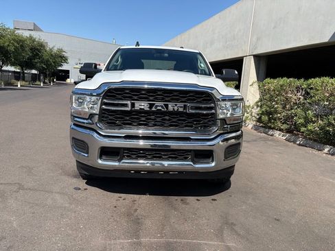 Used 2020 RAM 2500 Tradesman w/ Chrome Appearance Group AWD/4WD image 4
