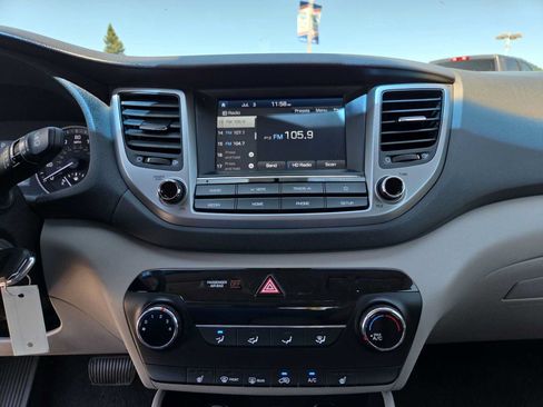 Used 2018 Hyundai Tucson SEL AWD/4WD image 24