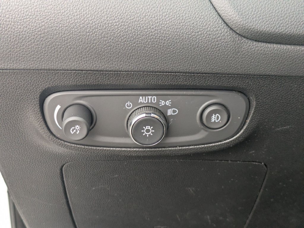 Used 2023 Buick Encore GX Preferred FWD image 17