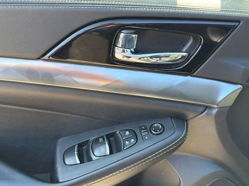 Used 2023 Nissan Maxima SV w/ Floor Mat Group FWD image 22