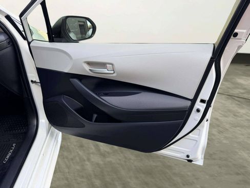 Used 2021 Toyota Corolla LE FWD image 24