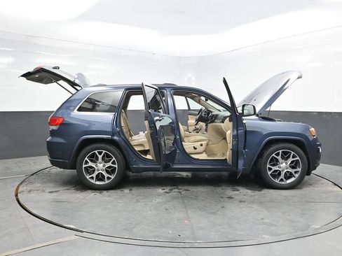 Used 2020 Jeep Grand Cherokee Overland AWD/4WD image 56