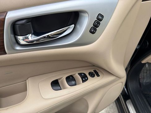 Used 2019 Nissan Pathfinder Platinum w/ Cargo Package FWD image 19