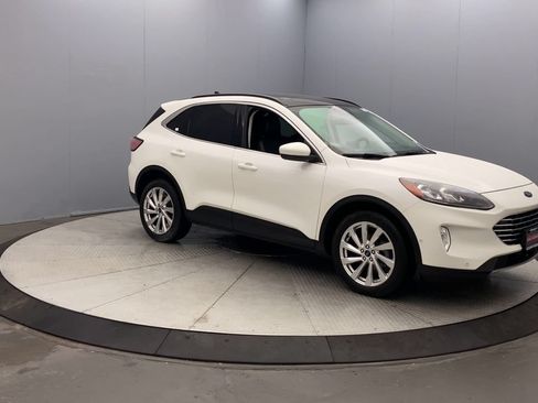 Used 2021 Ford Escape Titanium w/ Titanium Elite Package AWD/4WD image 7