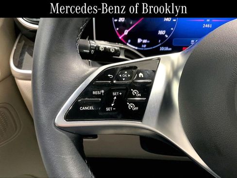 Used 2025 Mercedes-Benz GLC 300 4MATIC image 22