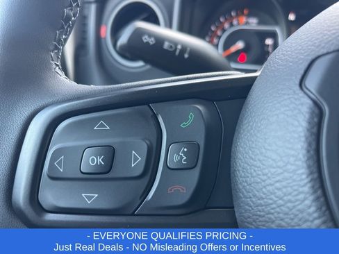 New 2025 Jeep Gladiator Rubicon w/ Convenience Group image 13