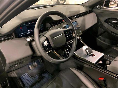 Used 2025 Land Rover Range Rover Evoque S image 17