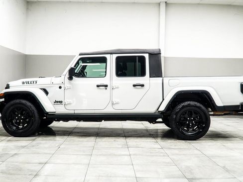 Used 2022 Jeep Gladiator Sport AWD/4WD image 9