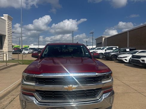 Used 2018 Chevrolet Silverado 1500 LT w/ Texas Edition image 2