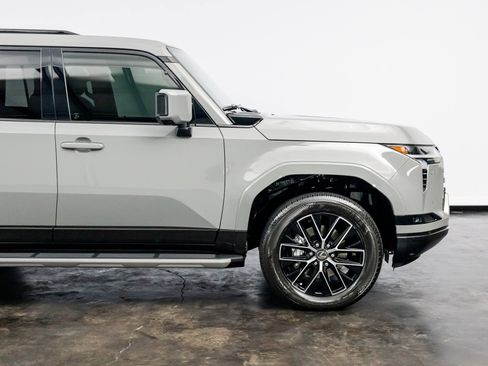 Used 2025 Lexus GX 550 image 23