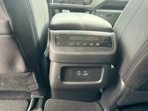 Used 2024 Nissan Pathfinder SV FWD image 13