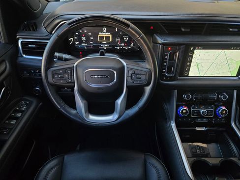 Used 2023 GMC Yukon Denali w/ Denali Reserve Package image 19