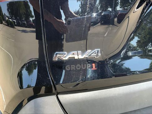 Used 2024 Toyota RAV4 XLE FWD image 32