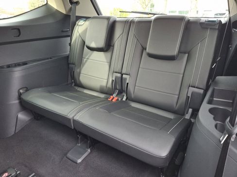 Certified 2023 Volkswagen Atlas SE image 11