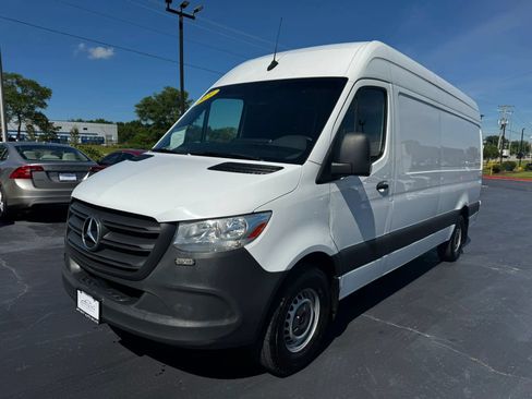 Used 2021 Mercedes-Benz Sprinter 2500 image 1