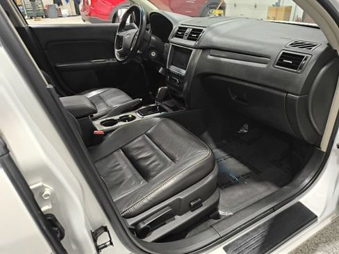 Used 2010 Ford Fusion SEL FWD image 22