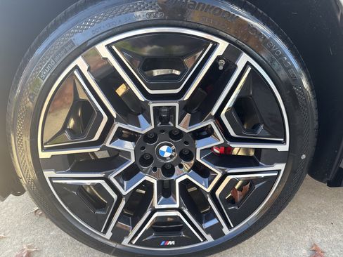 New 2026 BMW iX xDrive60 image 28