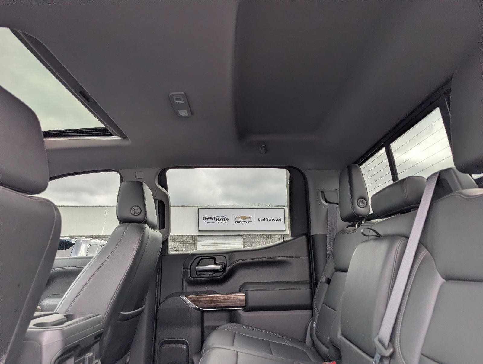 Used 2021 Chevrolet Silverado 1500 LT Trail Boss w/ Convenience Package II AWD/4WD image 15