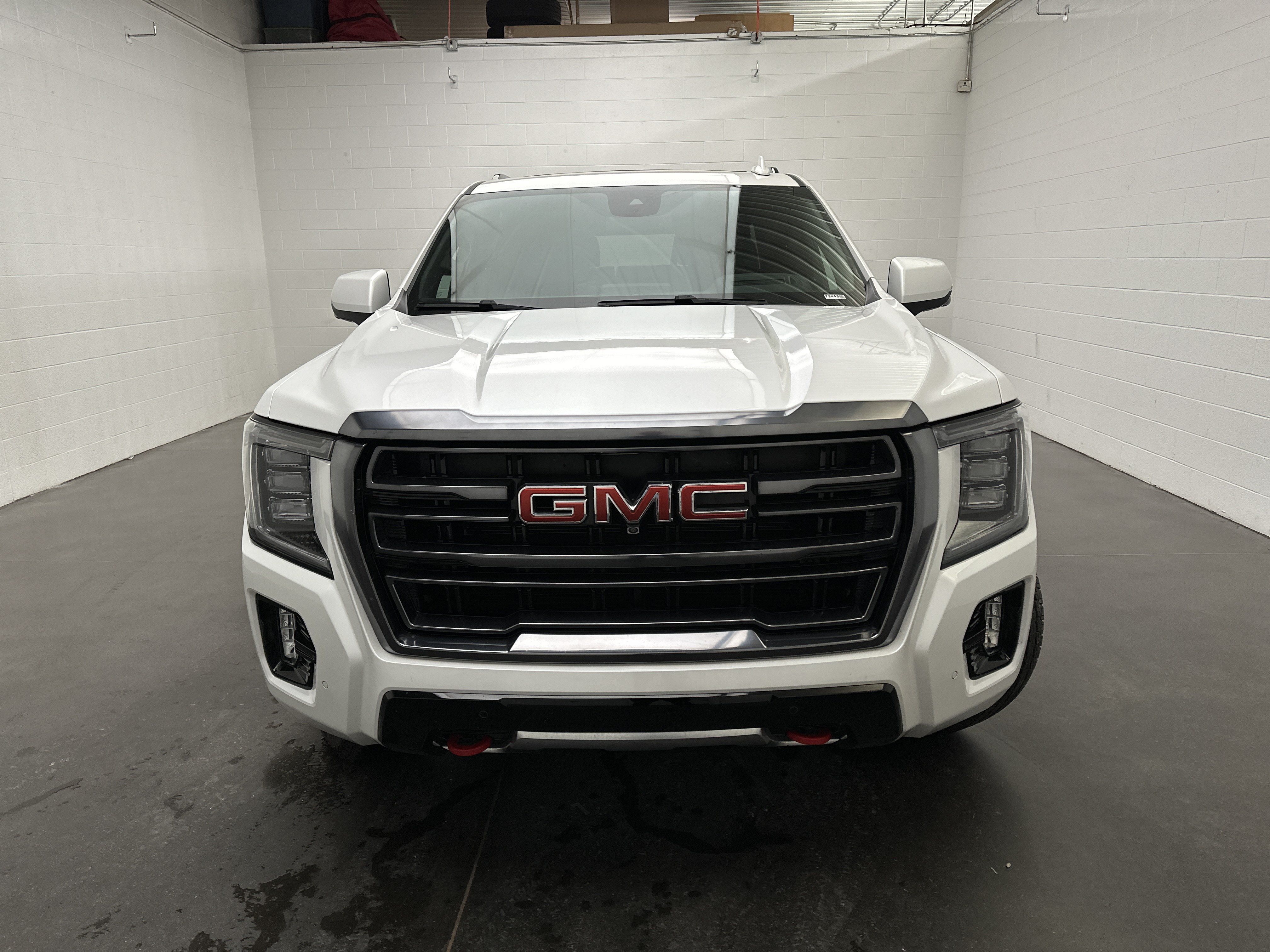 Used 2023 GMC Yukon AT4 w/ AT4 Premium Plus Package AWD/4WD image 4
